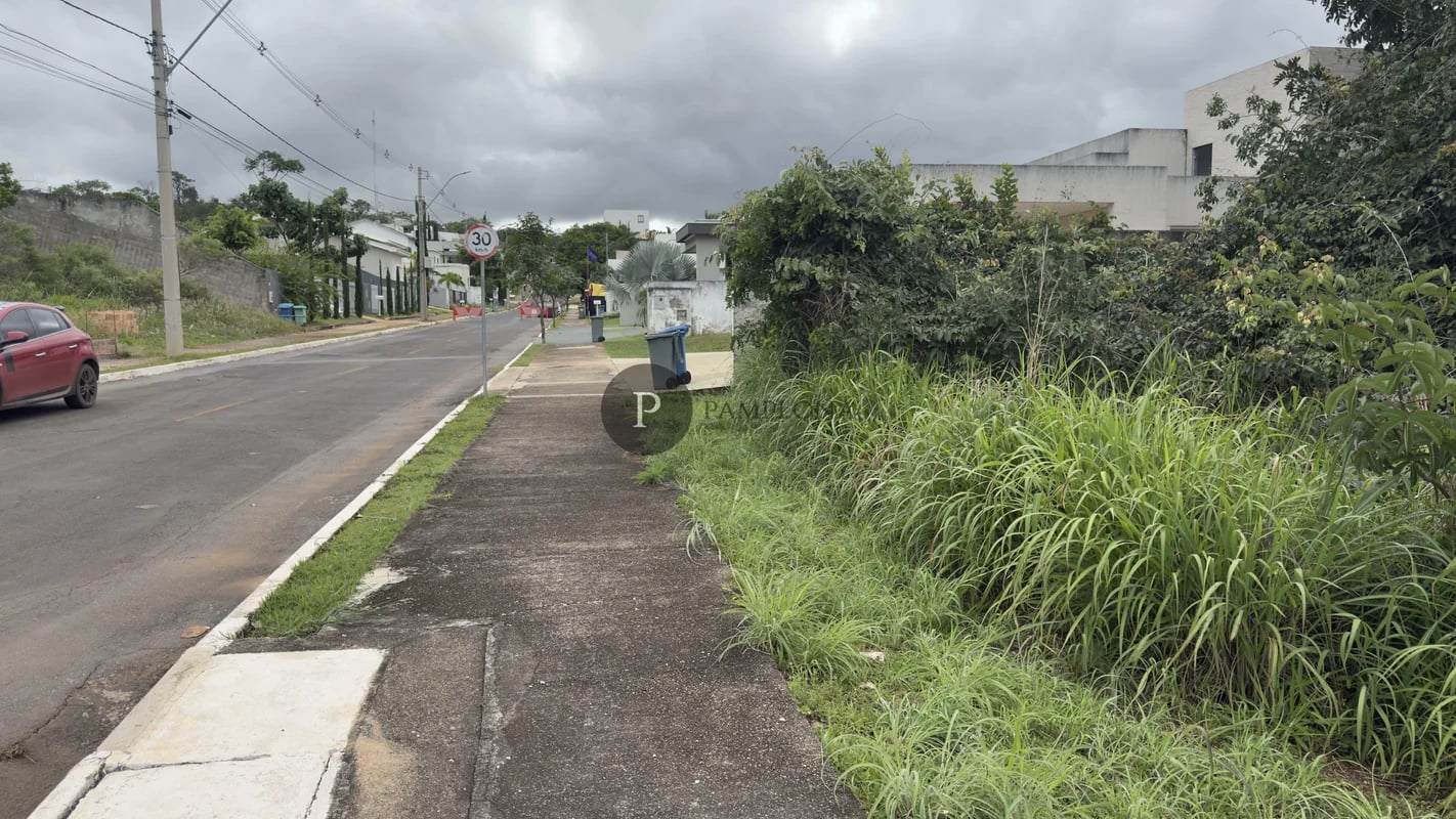 Conta com portaria e segurança, proporcionando conforto e tranquilidade para toda a família.