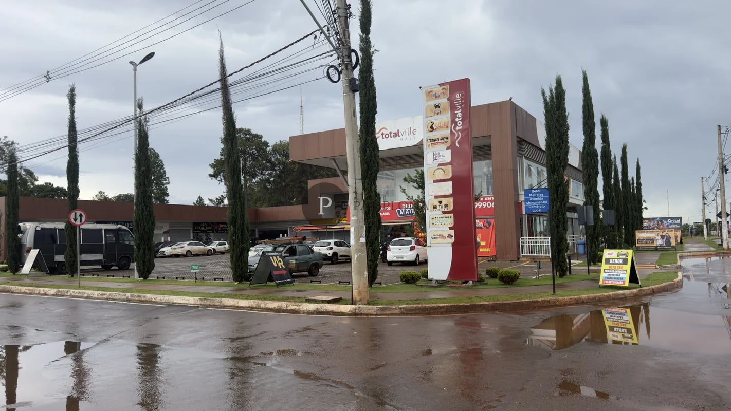 Excelente loja, de frente para a avenida localizado em um Mall com 25 lojas.
